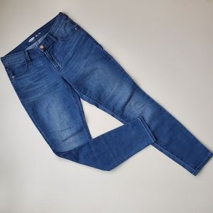 Super skinny stretch midrise medium wash Size 4